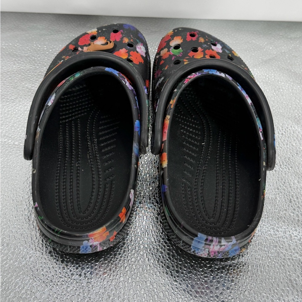 Crocs Classic Floral Clogs Black Multicolor Garden Print Women’s 6 / Men’s 4 - Picture 2 of 9